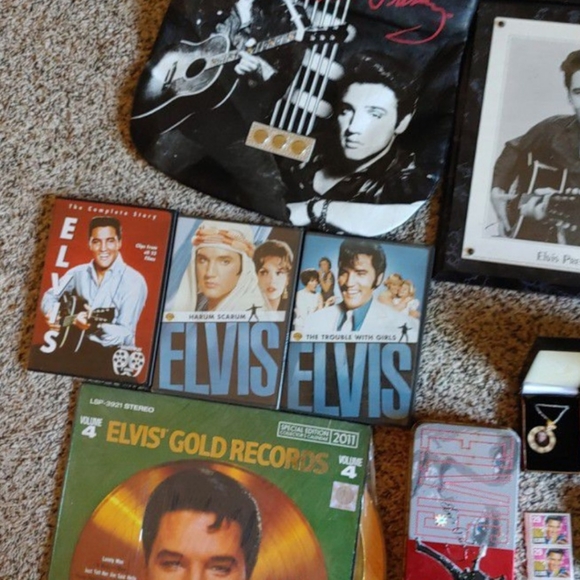 Elvis memorabilia - Picture 6 of 9